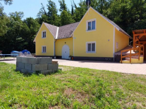 Welcoming holiday home near lake Nemesgulacs